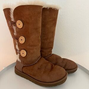 UGG Brown Winter Boots with Suede Material and Cozy Lining